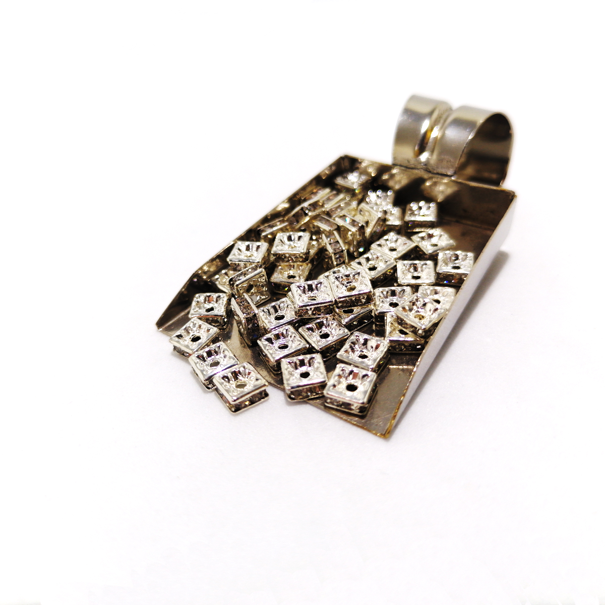 Decor margele patrate cu strass